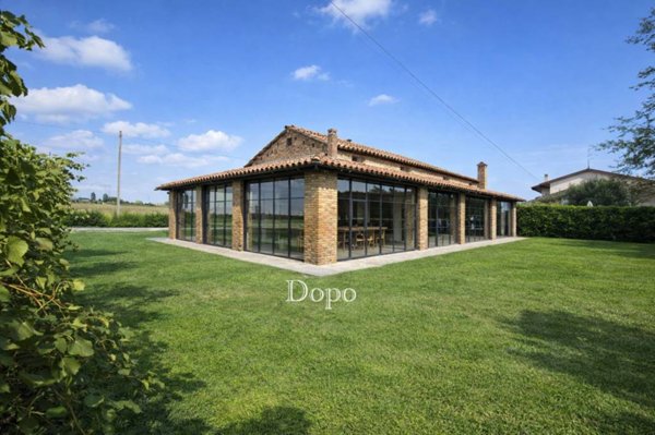 casa indipendente in vendita a Cesena in zona Marcorano