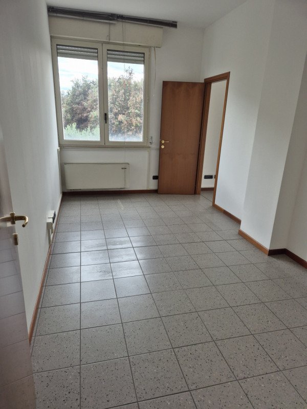 ufficio in vendita a Cesena in zona Diegaro/Capocolle