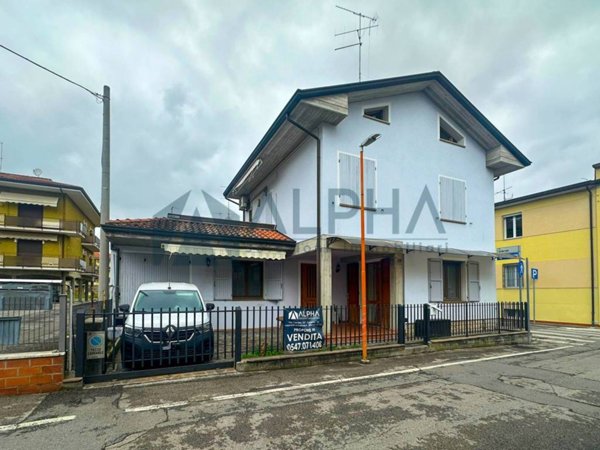 casa indipendente in vendita a Cesena