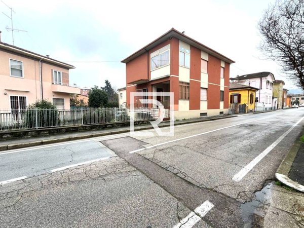 casa indipendente in vendita a Cesena in zona Cesuola