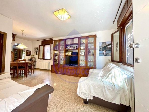 casa indipendente in vendita a Cesena in zona Calabrina