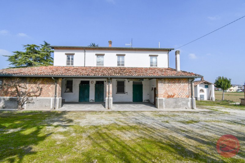 casa indipendente in vendita a Cesena in zona Macerone