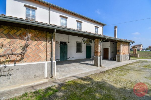 casa indipendente in vendita a Cesena in zona Macerone