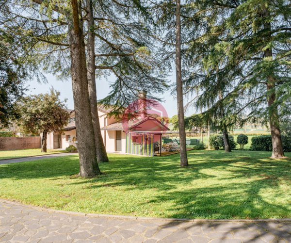 villa in vendita a Cesena in zona Centro Storico