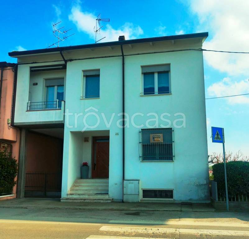 casa indipendente in vendita a Cesena in zona Macerone