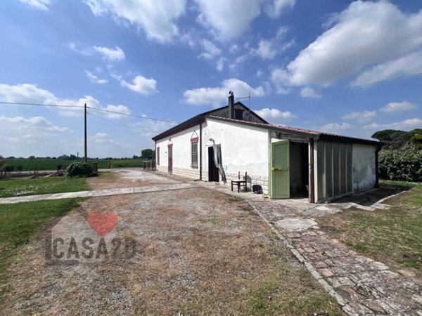 casa indipendente in vendita a Cesena in zona Bagnile