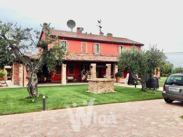 casa indipendente in vendita a Cesena in zona San Giorgio