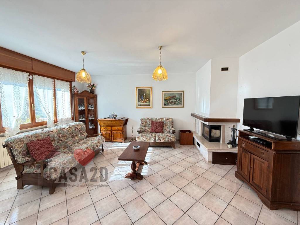 casa indipendente in vendita a Cesena in zona Marcorano