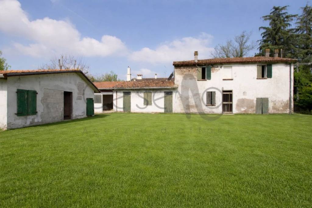 casa indipendente in vendita a Cesena in zona San Vittore