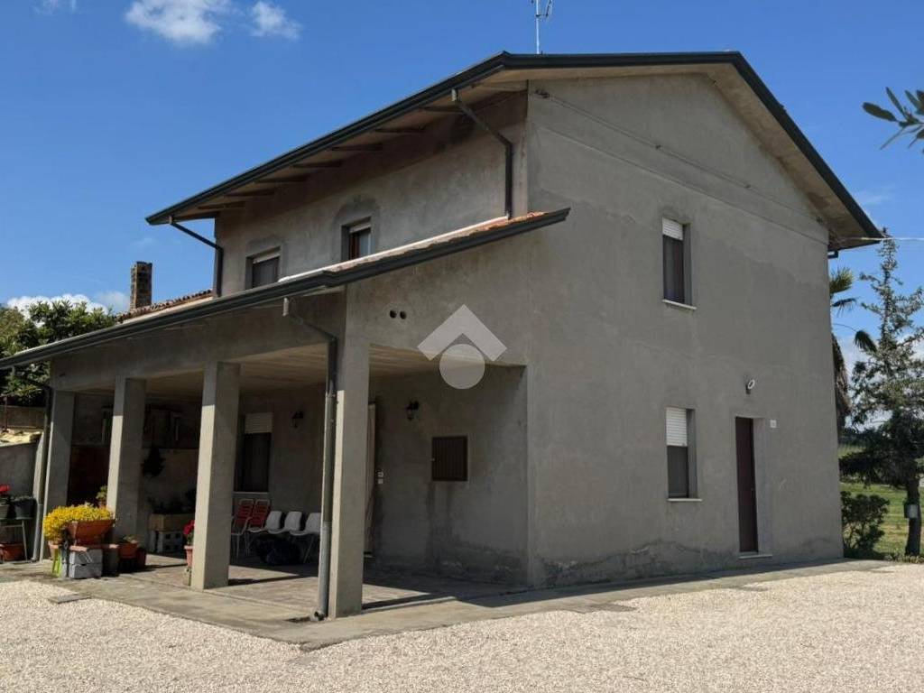 casa indipendente in vendita a Cesena in zona Calisese