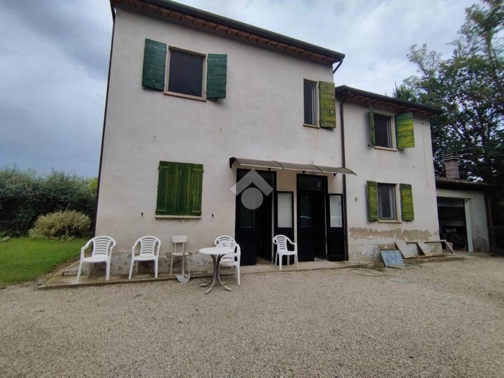 pentavano in vendita a Cesena in zona Oltresavio