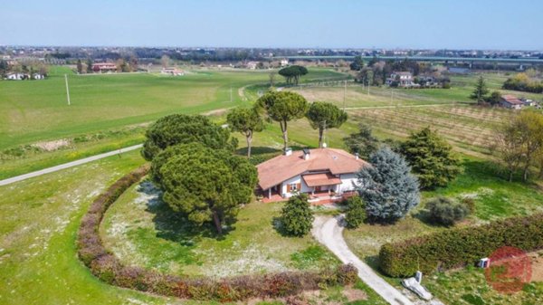 casa indipendente in vendita a Cesena in zona Fiorenzuola