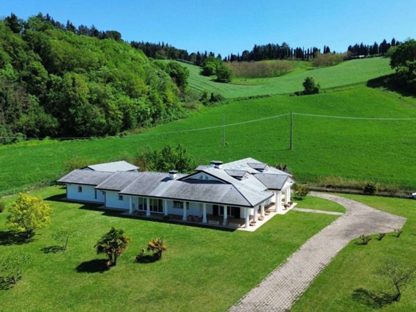 casa indipendente in vendita a Cesena in zona Cesuola