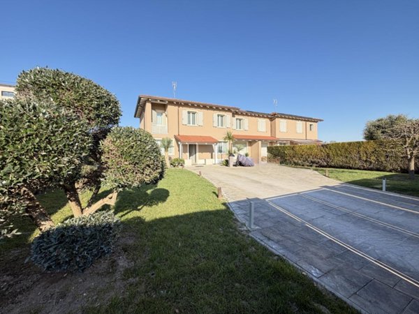 casa indipendente in vendita a Cesena in zona Macerone
