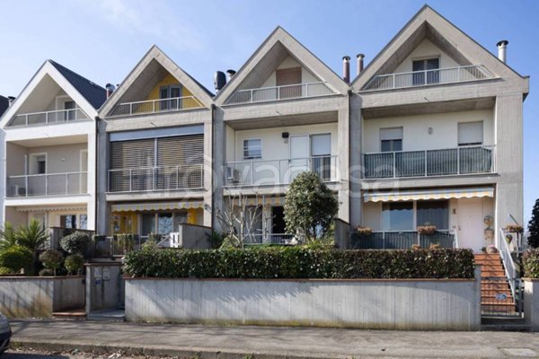 casa indipendente in vendita a Cesena in zona Marcorano