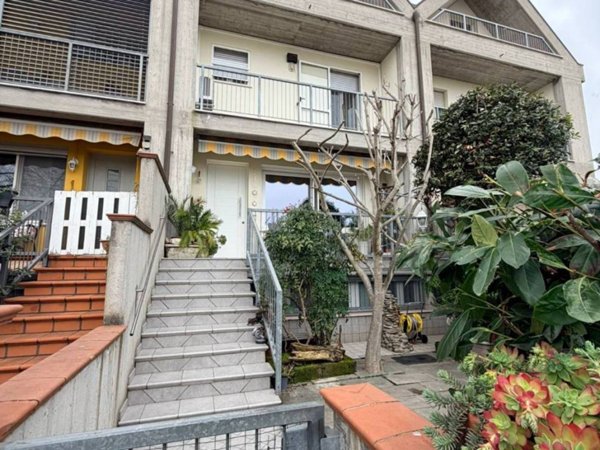 casa indipendente in vendita a Cesena in zona Marcorano