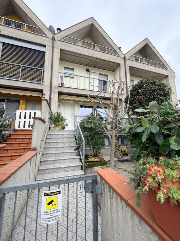 casa indipendente in vendita a Cesena in zona Marcorano