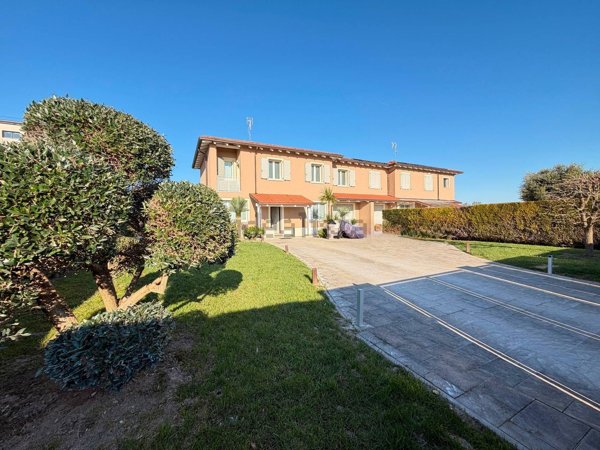 casa indipendente in vendita a Cesena in zona Macerone