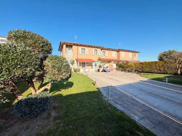 casa indipendente in vendita a Cesena in zona Macerone