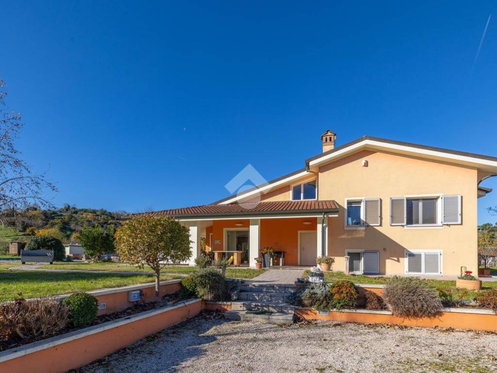 casa indipendente in vendita a Cesena in zona Saiano