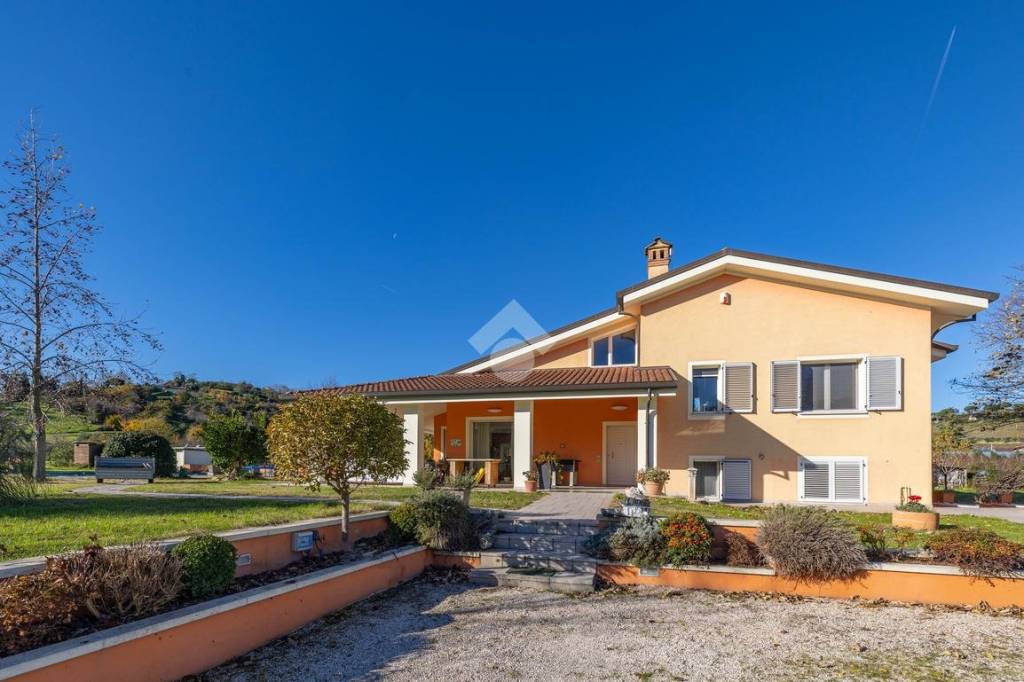casa indipendente in vendita a Cesena in zona Saiano