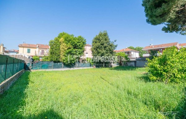 casa indipendente in vendita a Cesena