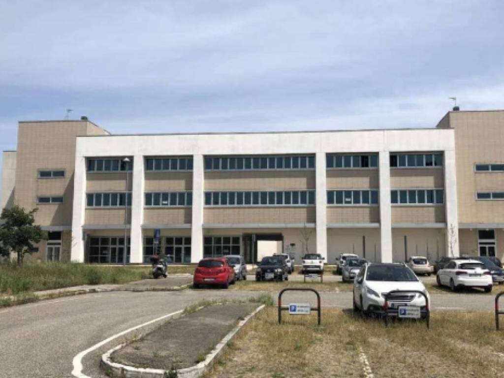 negozio in vendita a Cesena in zona Pievesestina