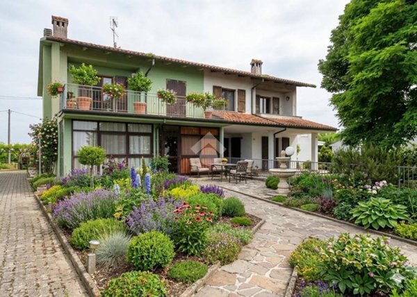 casa indipendente in vendita a Cesena in zona San Giorgio