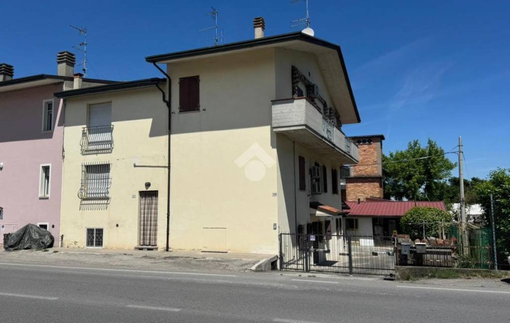 appartamento in vendita a Cesena in zona Ponte Pietra