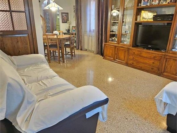 casa indipendente in vendita a Cesena in zona Calabrina