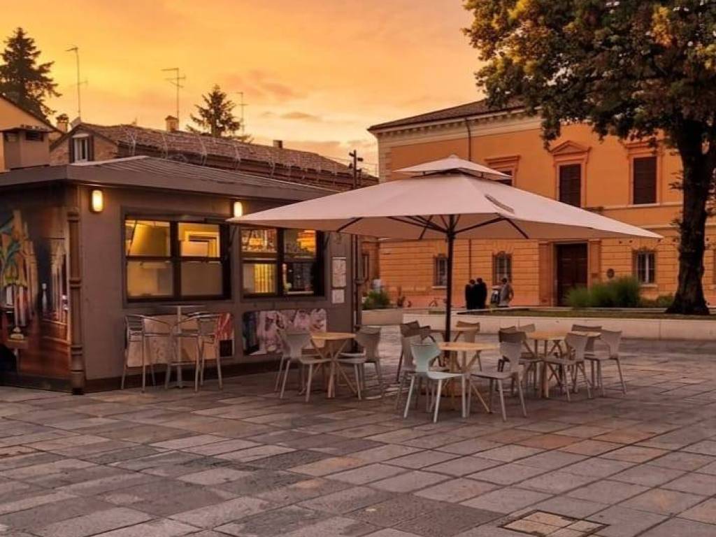 negozio in vendita a Cesena in zona Centro Storico