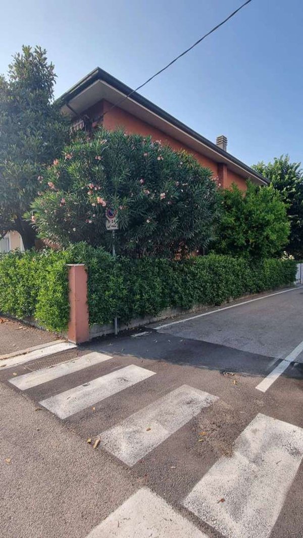 casa indipendente in vendita a Cesena