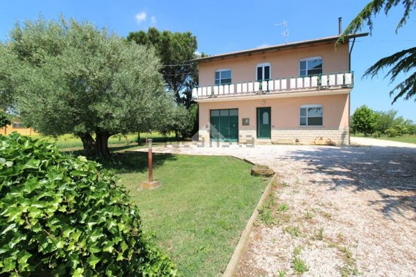 casa indipendente in vendita a Cesena