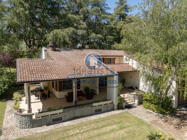 casa indipendente in vendita a Cesena in zona Gallo