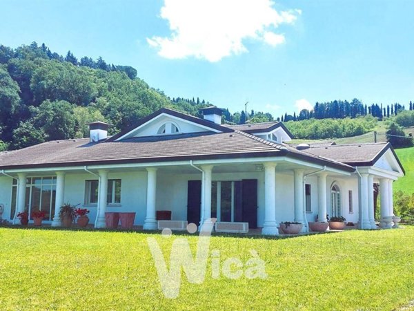 casa indipendente in vendita a Cesena