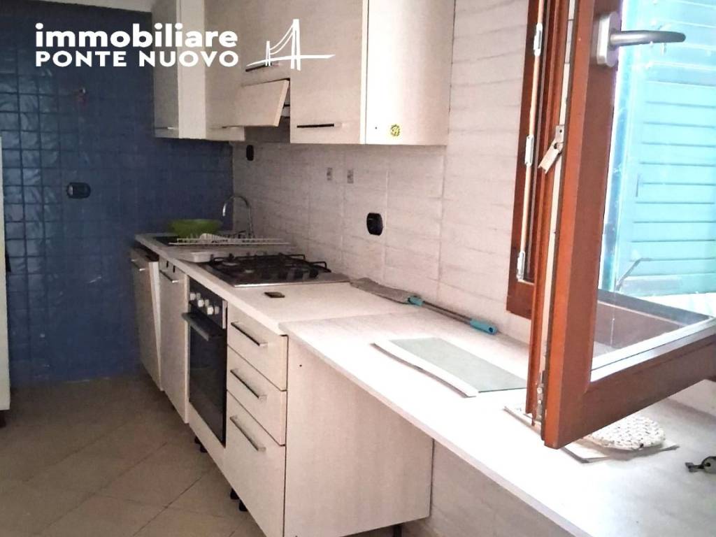 casa indipendente in vendita a Cesena in zona Centro Storico