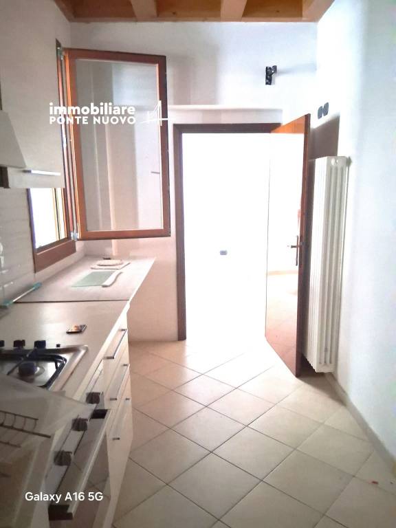 casa indipendente in vendita a Cesena in zona Centro Storico
