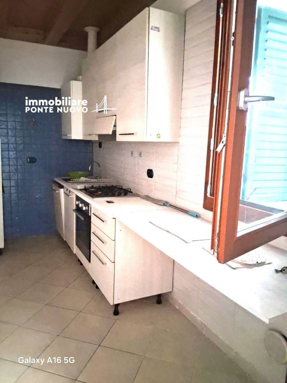 casa indipendente in vendita a Cesena in zona Centro Storico