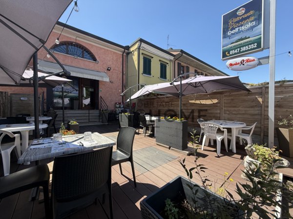 negozio in vendita a Cesena in zona Ponte Pietra