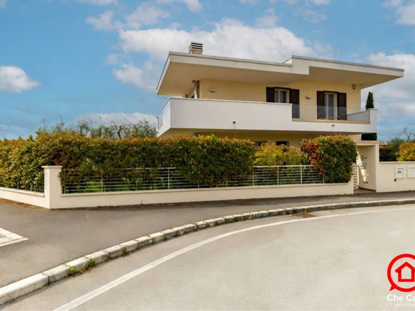 casa indipendente in vendita a Cesena in zona Calabrina
