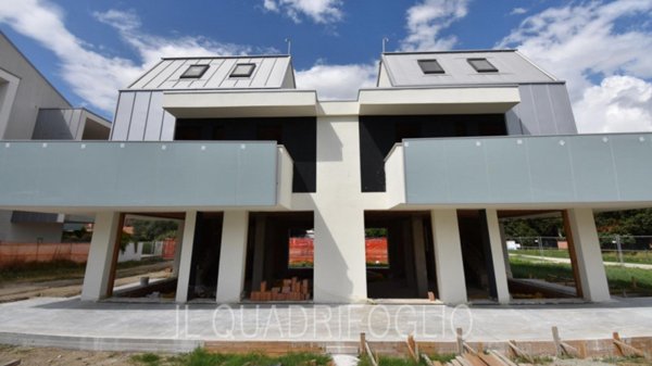 casa indipendente in vendita a Cesena in zona Fiorenzuola