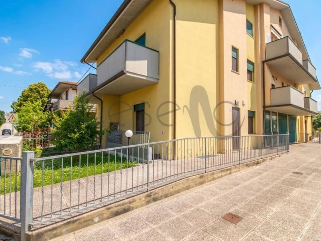 casa indipendente in vendita a Cesena in zona Marcorano