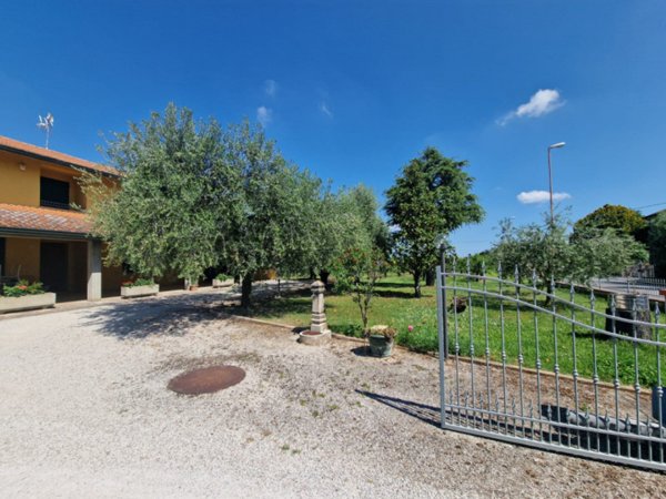 casa indipendente in vendita a Cesena