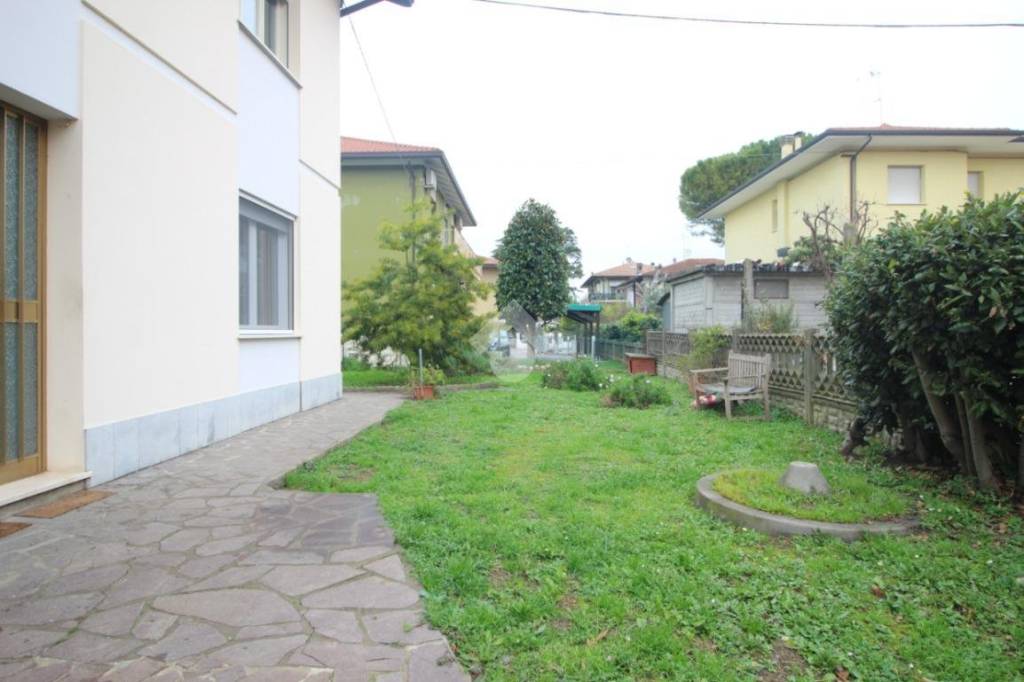 casa indipendente in vendita a Cesena in zona Saiano