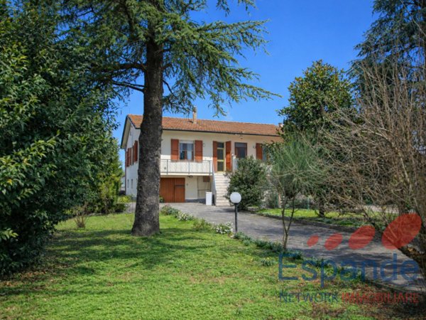 casa indipendente in vendita a Cesena