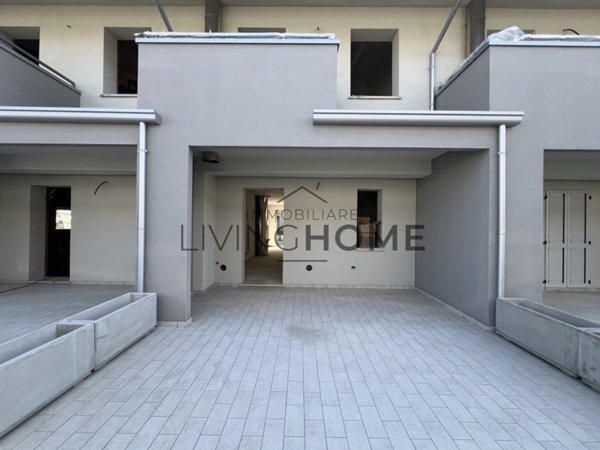 casa indipendente in vendita a Cesena in zona Fiorenzuola