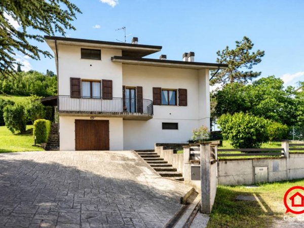casa indipendente in vendita a Cesena in zona Oltresavio