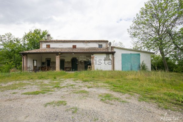 pentavano in vendita a Cesena in zona Sant'Egidio