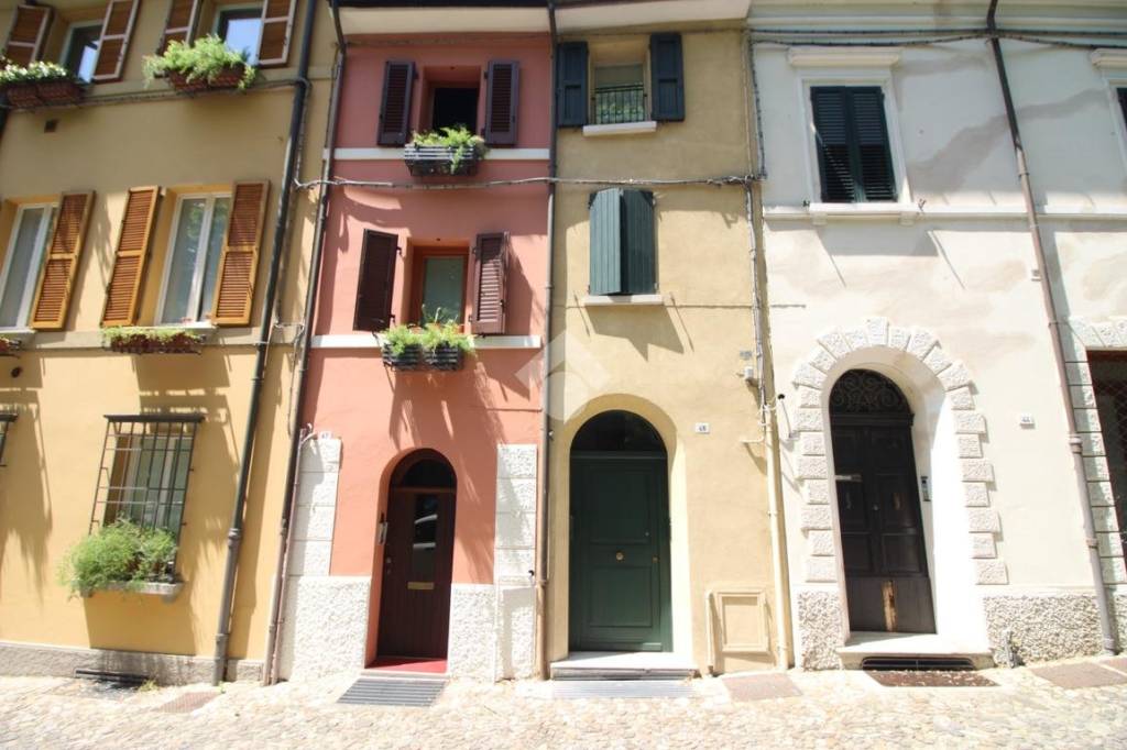 casa indipendente in vendita a Cesena in zona Centro Storico