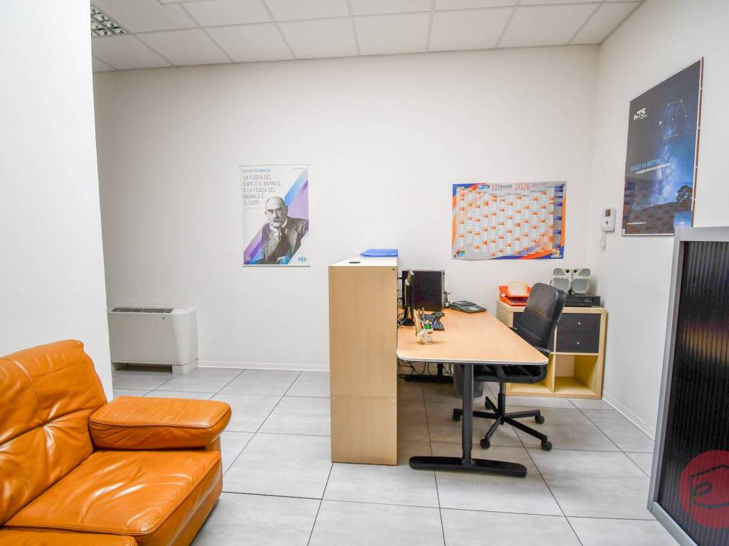 ufficio in vendita a Cesena in zona Bagnile